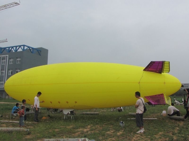 12m-rc-blimp-202318.jpg 12m-rc-blimp-202318.jpg