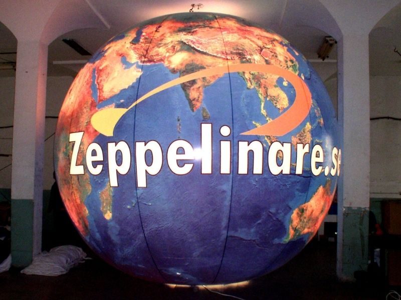 4.5m-earth-balloon-with-light.jpg